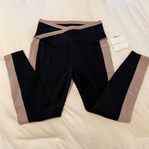 Beyond Yoga Black and Tan Leggings